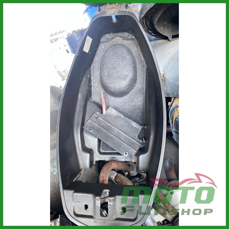 中古_SYM Fighter 125_150置物箱
