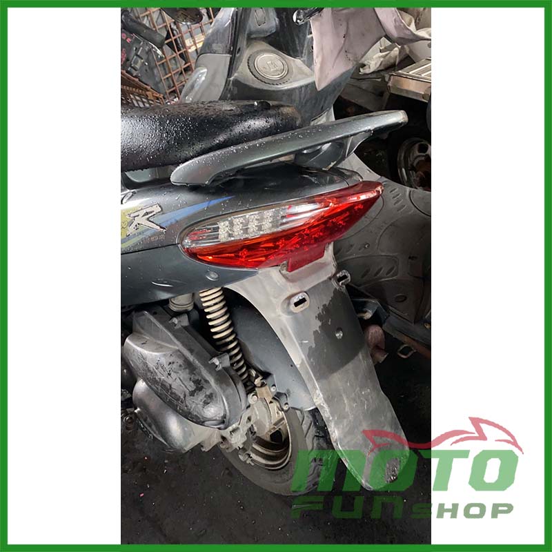 SYM 極速高手R 100 中古尾燈組